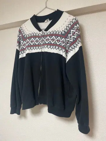 눈꽃 패턴 맨투맨 Silver Stone 블랙