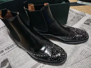 스터드 장식 블랙 가죽 사이드 고어 부츠