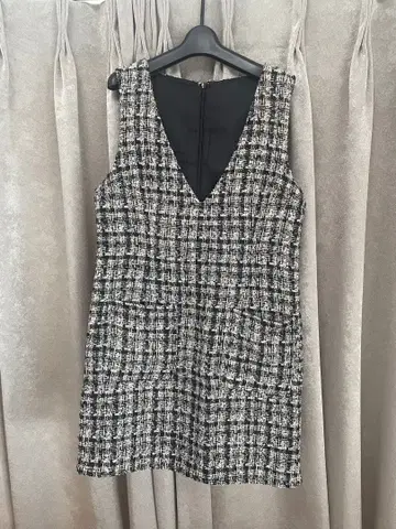 슬리브리스 체크 무늬 미니 원피스