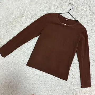 유니클로 크루넥 T셔츠 코튼 혼방 긴팔 심플 핏 브라운