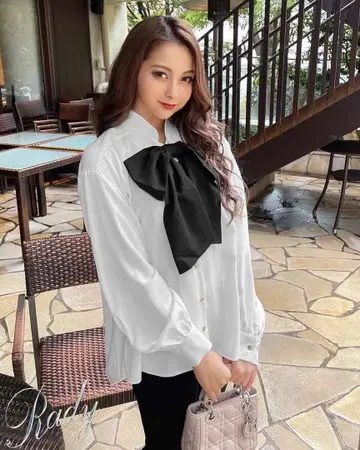 Rady 바이컬러 보타이 블라우스 화이트 리본 포함