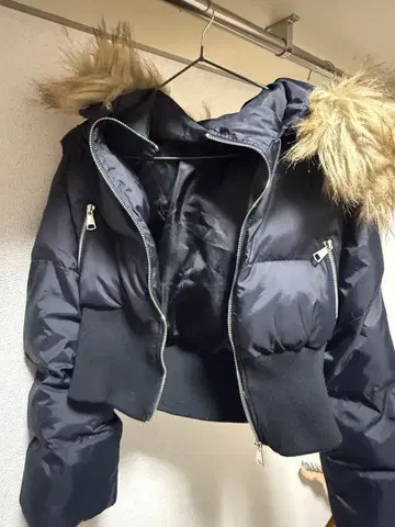 퍼 포함 블랙 크롭 다운 자켓