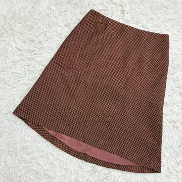 ESPIE 새상품급 플레어 스커트 올 패턴 광택감 백 헴 고급 깔끔한