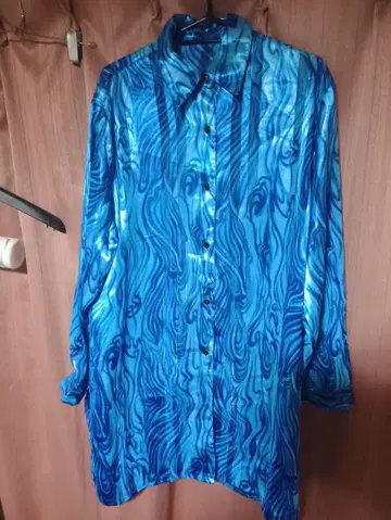 1점 폴리100 블루 계열 물결 무늬 긴팔 블라우스 셔츠