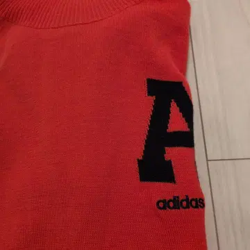 새상품급 adidas 오렌지 터틀넥 스웨터 L