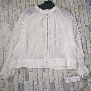 [미사용 택 포함] CLEAR-CREA 화이트 집업 자켓
