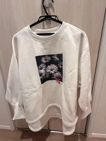 MARIED'OR 꽃무늬 프린트 맨투맨