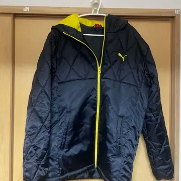 PUMA 다운 자켓 L 블랙/옐로우 컬러