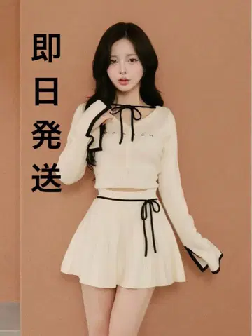 허리 오픈 리본 디자인 니트 미니 원피스 Darich FREE