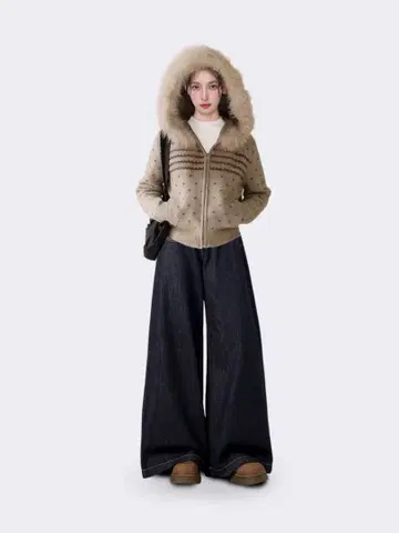 겨울에 딱 맞는 후드 부착 아우터, 여자 모임 데이트에 최적인 멋진 코디