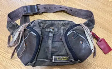 Tough 바디백 다크 브라운