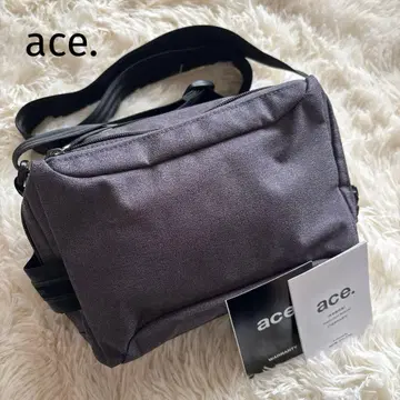 ace. 차콜 그레이 나일론 숄더백
