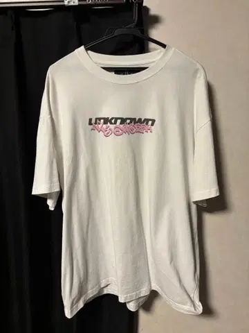 Unknown London x NLEchoppa 콜라보T