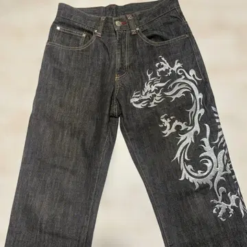 구몽 블랙 자수 데님 사이즈 표기 M