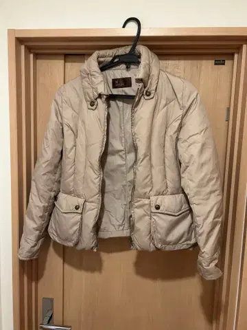 MATURE 베이지 다운 자켓