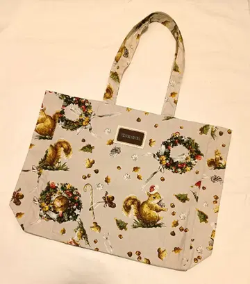 핑크하우스 윈터 포레스트 트리트 패턴 백