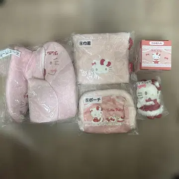 헬로키티 제일복권 룸슈즈, 파우치, 복조리, 마스코트, 소품함