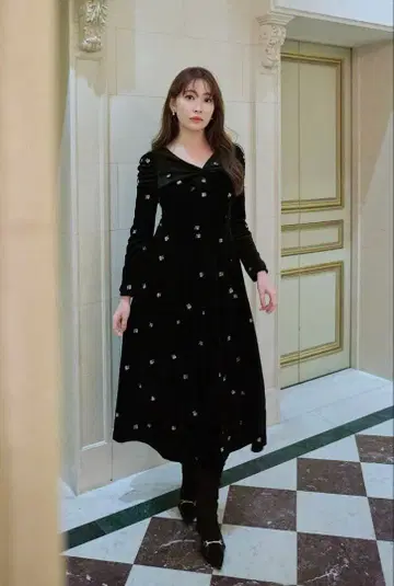 새상품 herlipto Belmont Floral Velour Dress