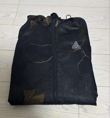 huf worldwide 마운틴 파카 블랙/카모플라쥬