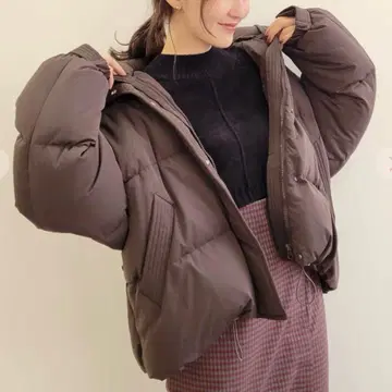 미사용 새상품 스테디셀러 인기 코코딜 볼륨 와이드 숏 다운 브라운