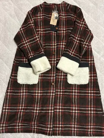 택 포함 새상품 sandy 체크 무늬 롱 코트 보아 F 사이즈