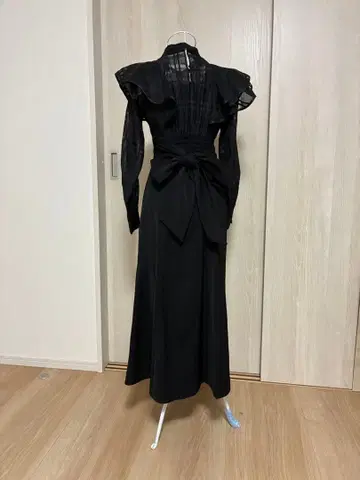 MERCURYDUO 프릴 블랙 원피스 S 사이즈 택 포함