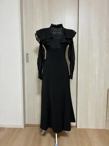 MERCURYDUO 프릴 블랙 원피스 S 사이즈 택 포함