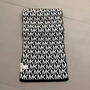 마이클코어스 머플러