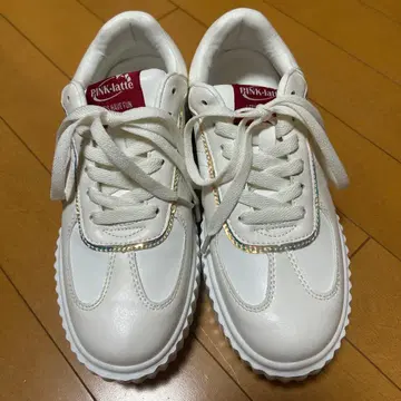 PINK-latte 화이트 스니커즈 M 미사용