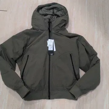 택 포함 새상품! C.P. COMPANY PRIMALOFT