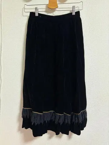 벨벳 플레어 스커트 프린지