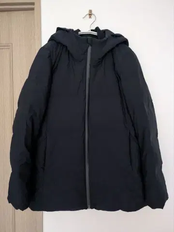 UNIQLO 경량 다운 자켓 M 사이즈