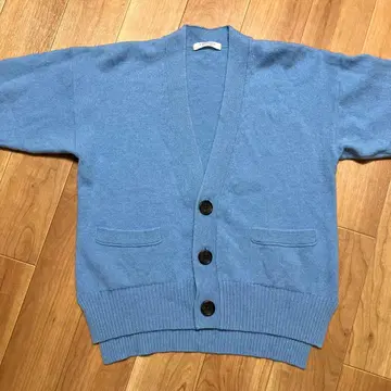 맥피 캐시미어 혼방 울 가디건 스카이블루 투모로우랜드