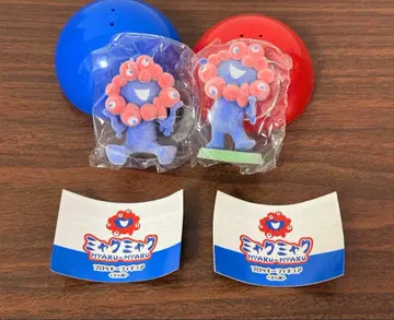 미야쿠미야쿠 플로키 피규어 2체