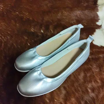 실버 플랫슈즈 23.5cm
