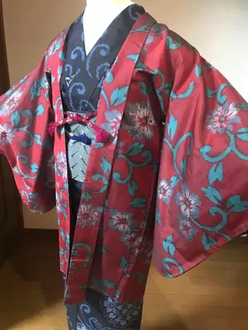 겉옷 롱겉옷 메이센 앤티크 진홍색 꽃+덩굴 패턴