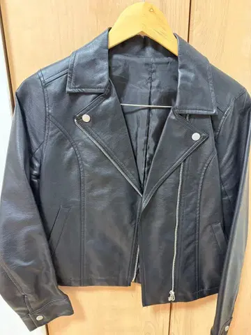 블랙 가죽 자켓