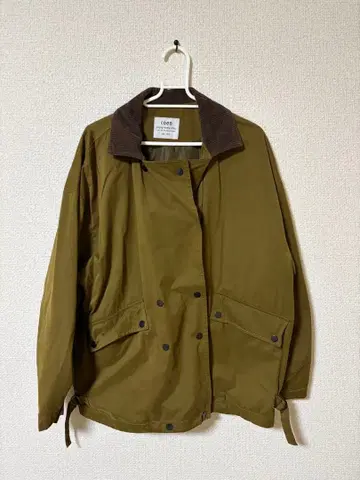 올리브 카키 자켓 점퍼