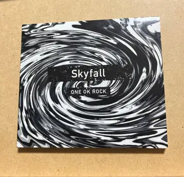 ONE OK ROCK / Skyfall 회장 한정 판매
