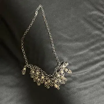 스컬 참 포함 실버 목걸이 y2k 초레어