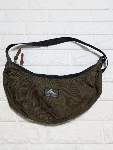 미국제 구형 로고 그레고리 숄더백 올리브