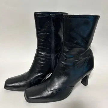 Pitti 블랙 가죽 숏부츠