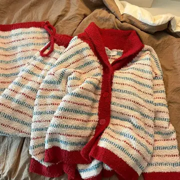 푹신푹신 빨간색과 화이트 스트라이프 룸웨어