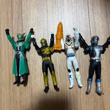 가면라이더 피규어 4체 세트