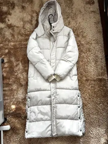 화이트 다운 롱 코트