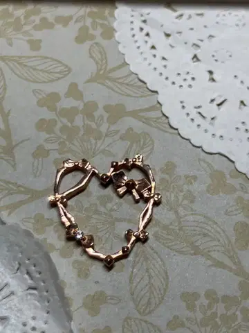 노제스 k10 하트형 리본 디자인 목걸이