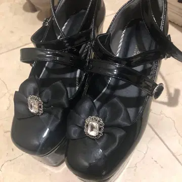 블랙 리본 포함 힐 신발 csT &P M