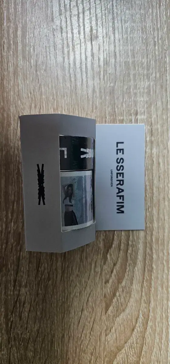 Le Sserafim masking tape - sealed