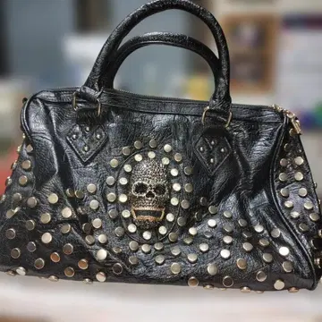 스터드 장식 스컬 디자인 백