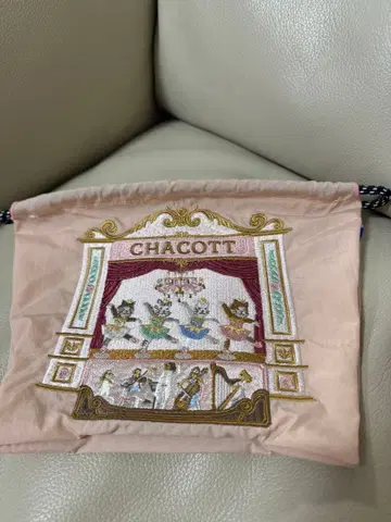CHACOTT 발레 자수 파우치